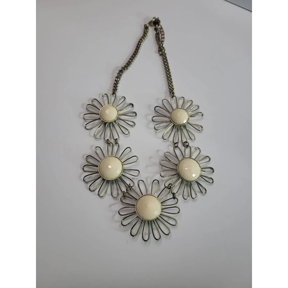 Gold Tone Daisy Flower Statement Necklace Cream Cabochon Floral Retro Mod